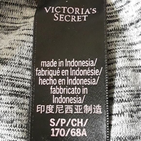 Victoria's Secret Sz S Gray Highrise Cropped Pockets Logo Spell out Leggings - Picture 4 of 11